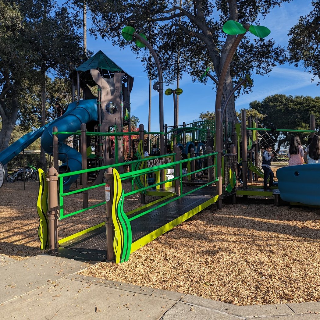 Lincoln Park 3