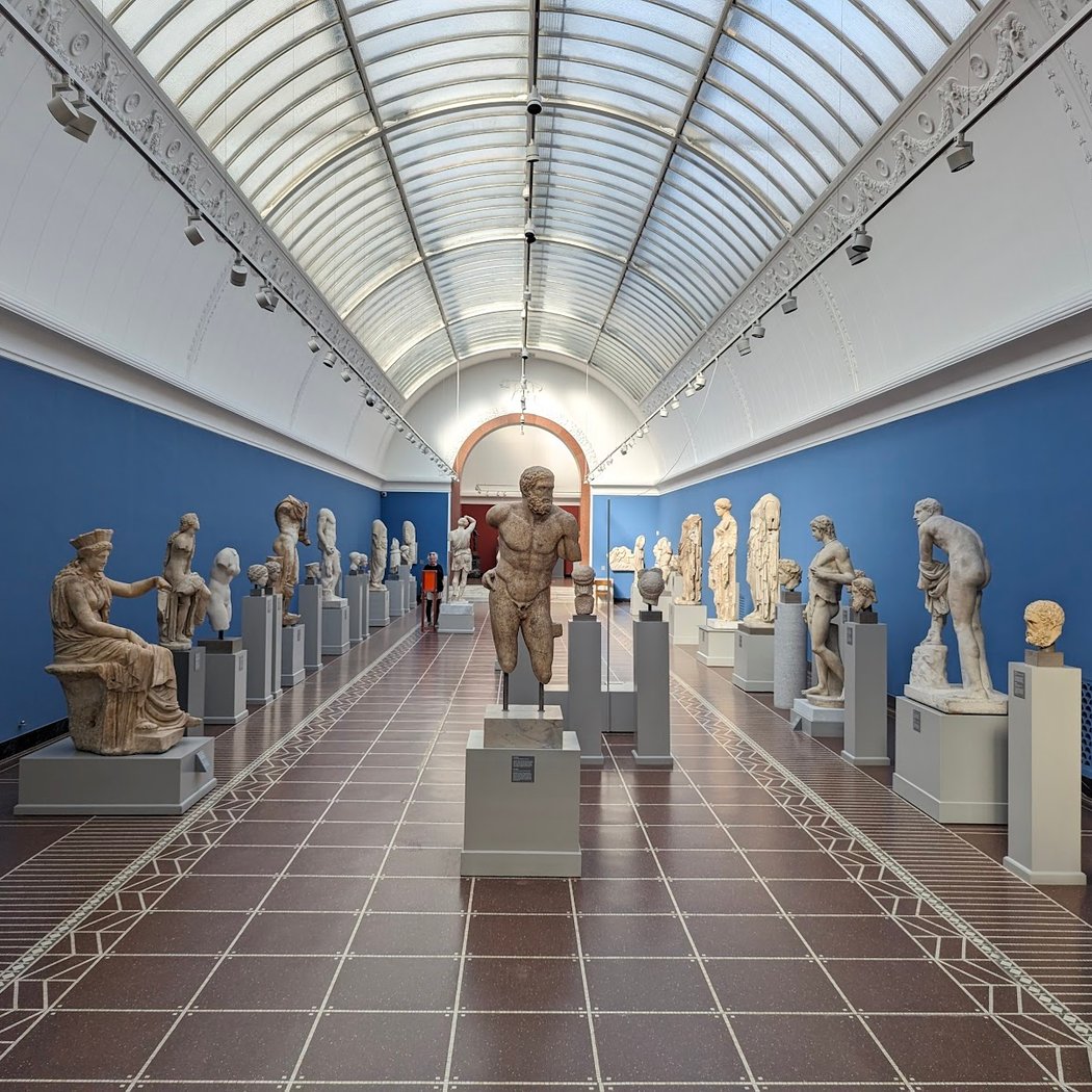 Behind the Facade – Discover the Architecture of the Glyptotek 3