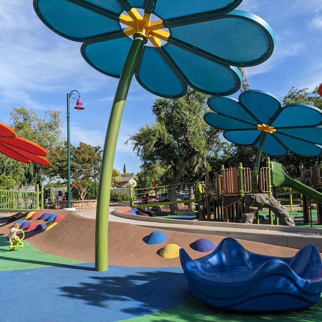 LARPD Rec-On-The-Go: Legos and Lollipops 2