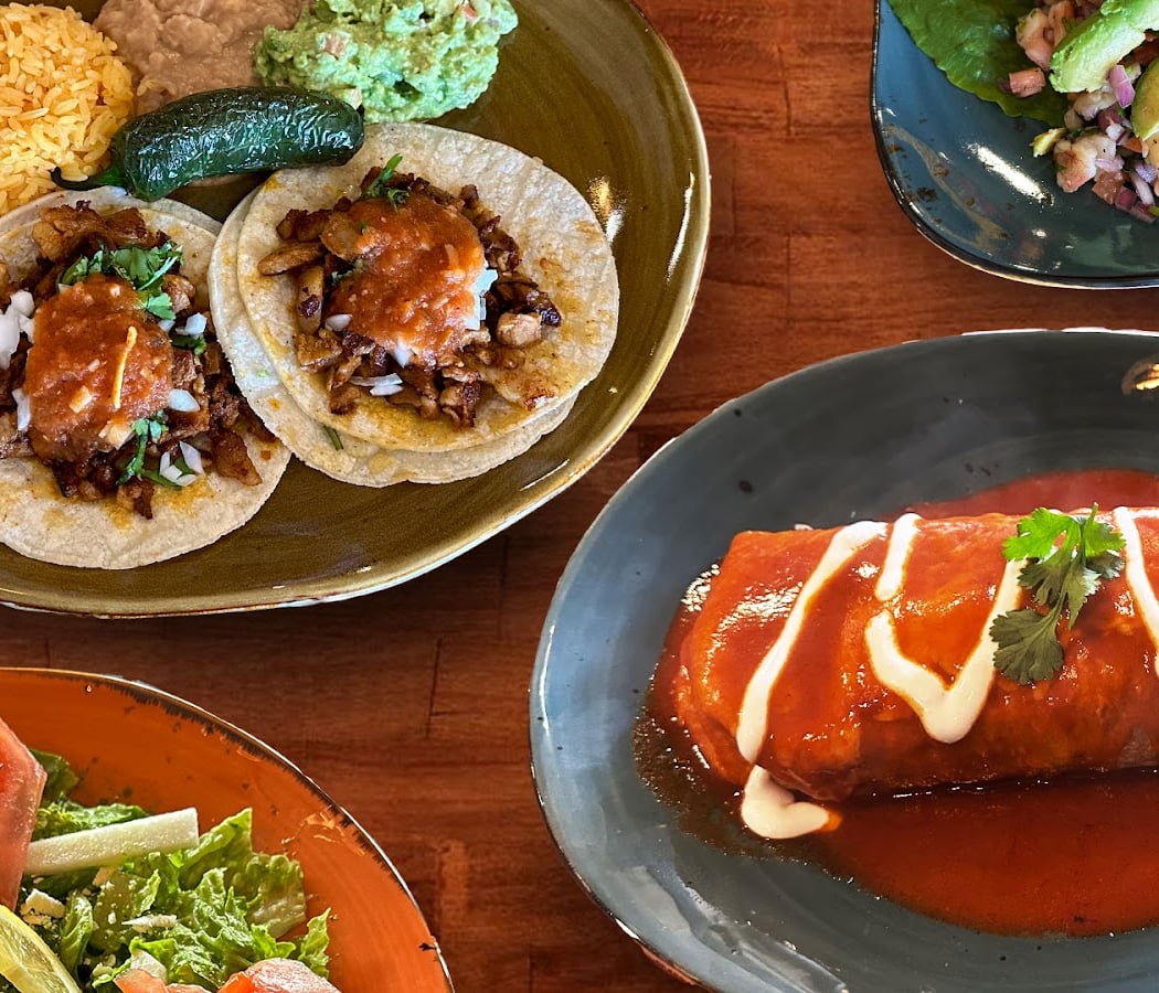Amigos Grill Cocina Mexicana y Cantina 1
