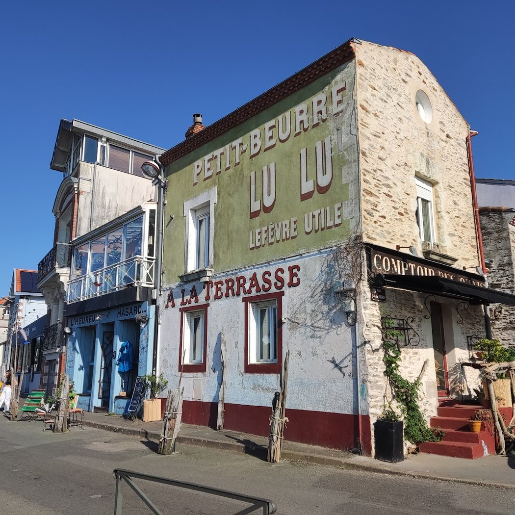 A La Terrasse 1
