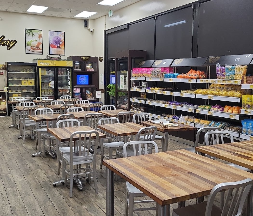Goldilocks Bakeshop and Restaurant 3