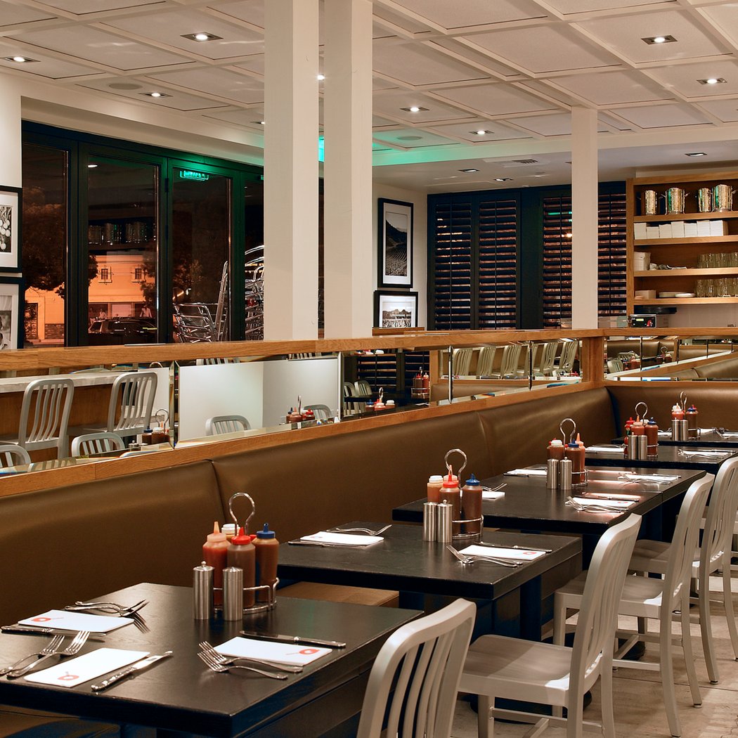 The Q Restaurant & Bar 2