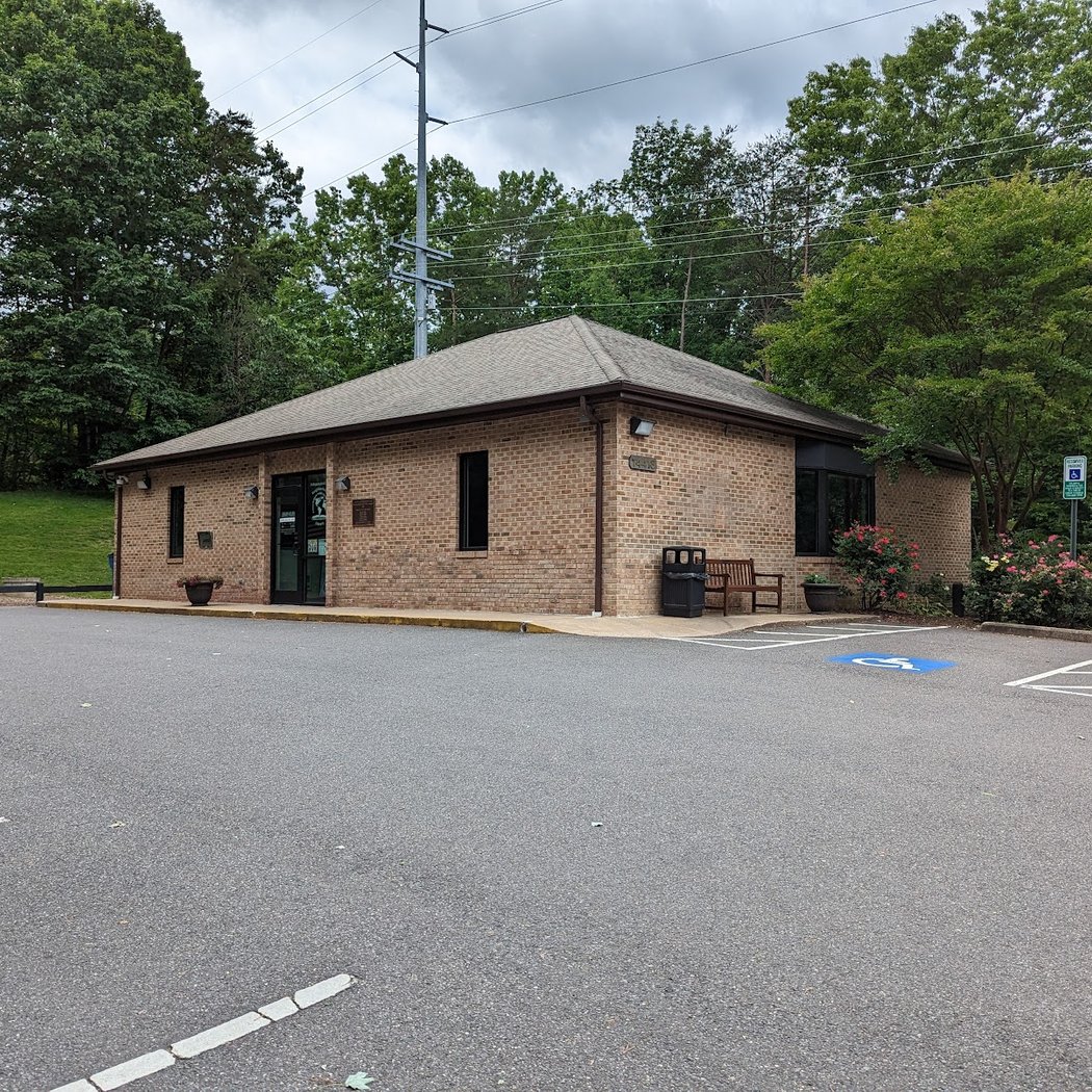 Independent Hill Library 3