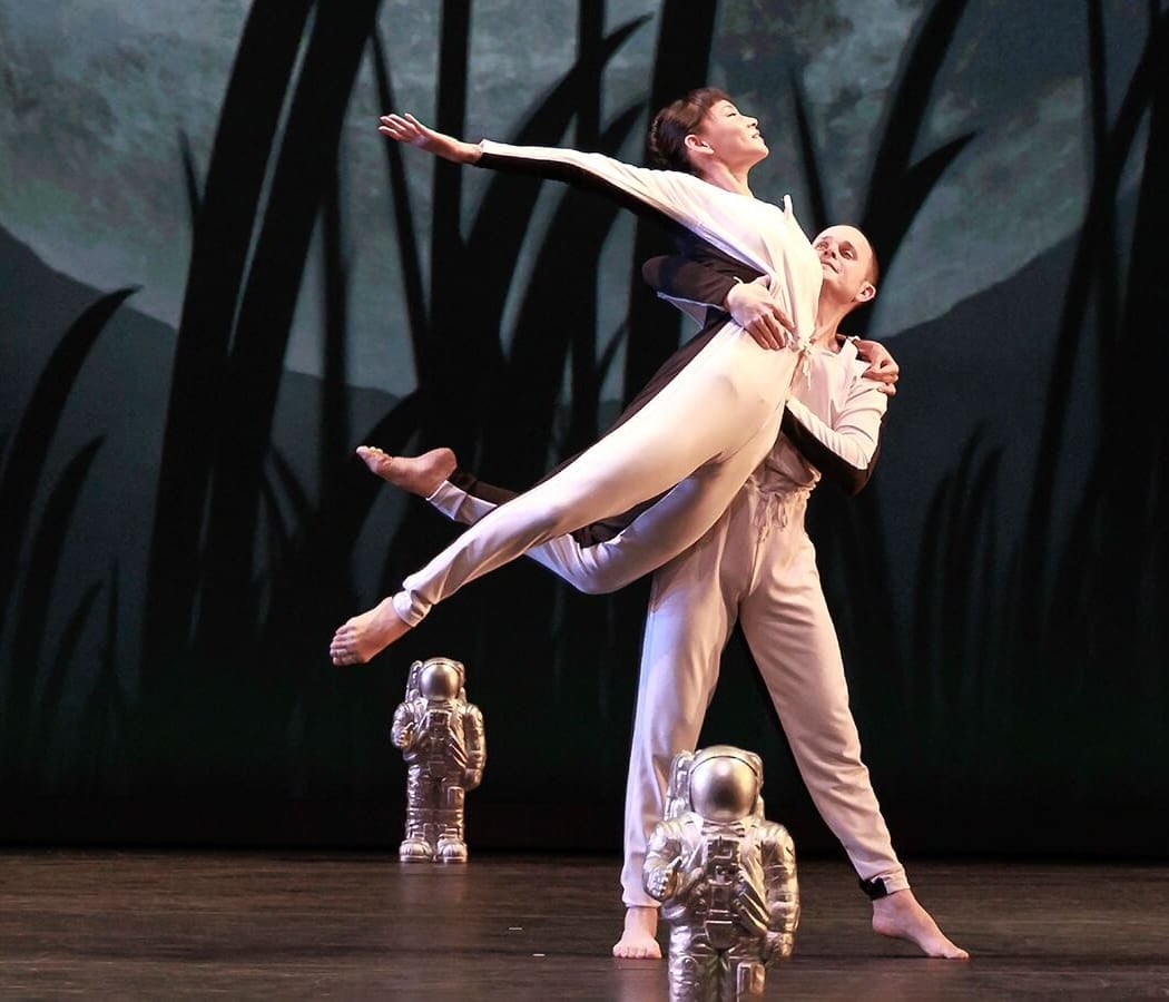 Mark Morris Dance Group, MOON 2