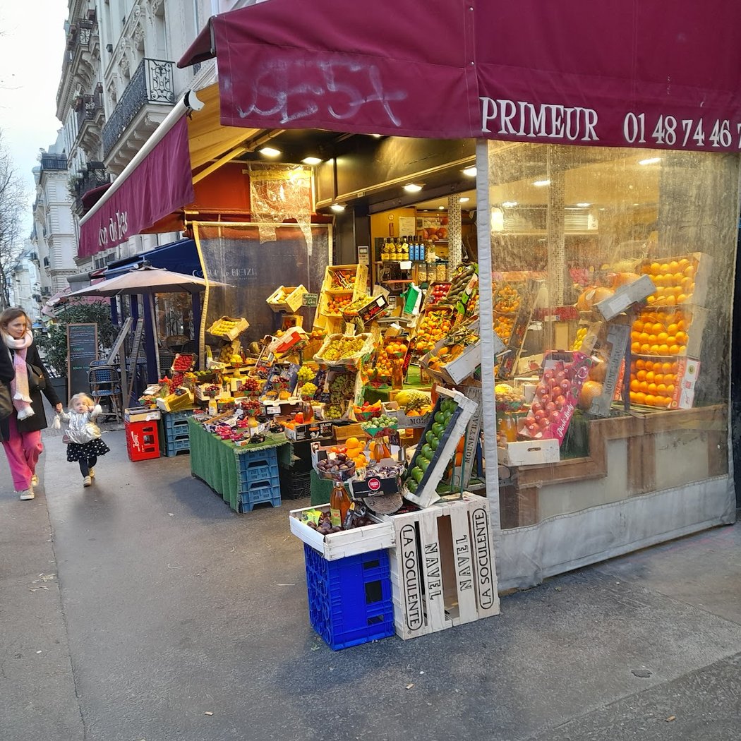 Rue des Martyrs market street 3