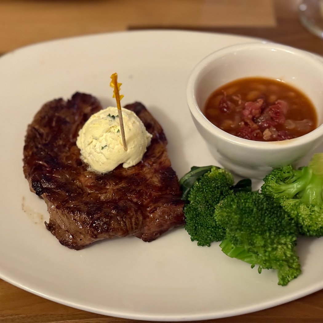 Moresi's Chophouse 1