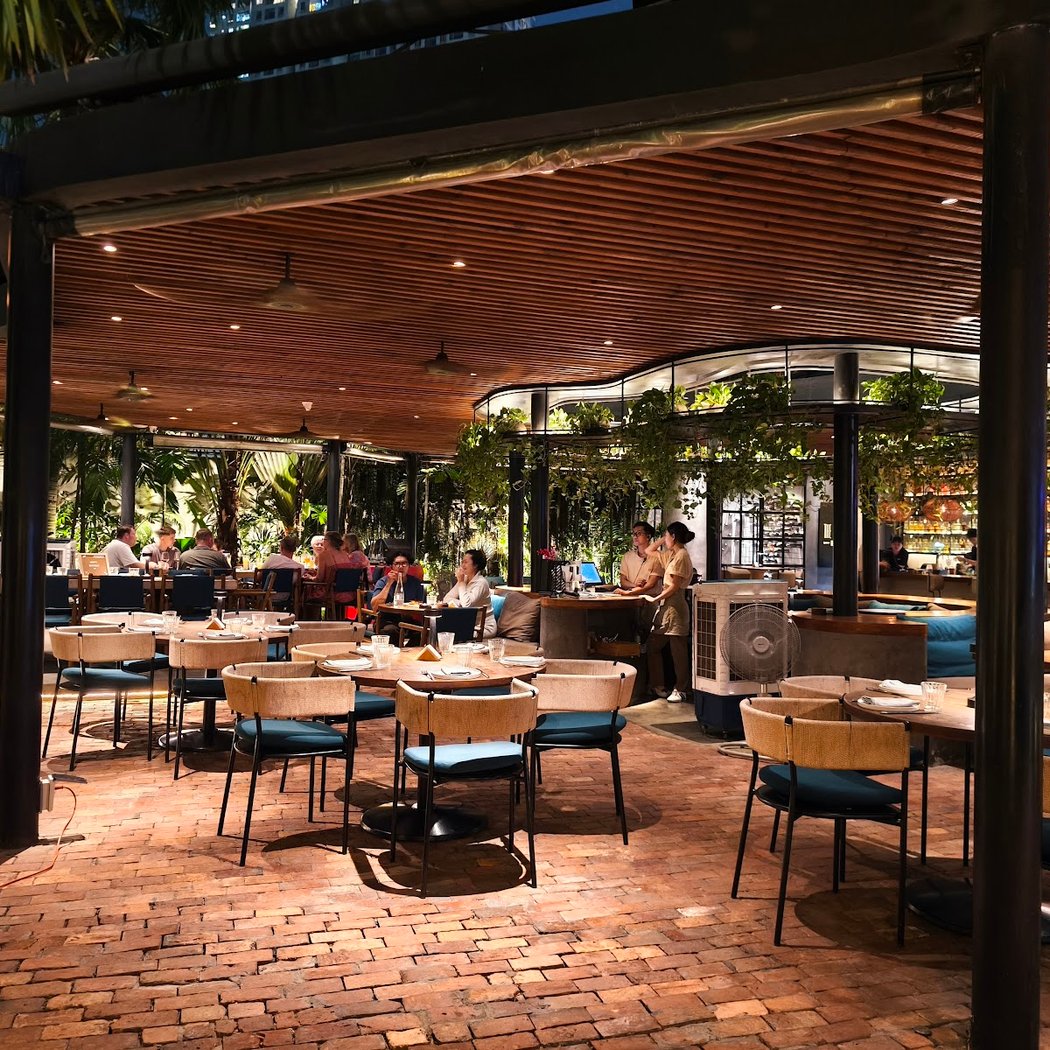 THE BRIX - Eatery & Bar Lounge 3