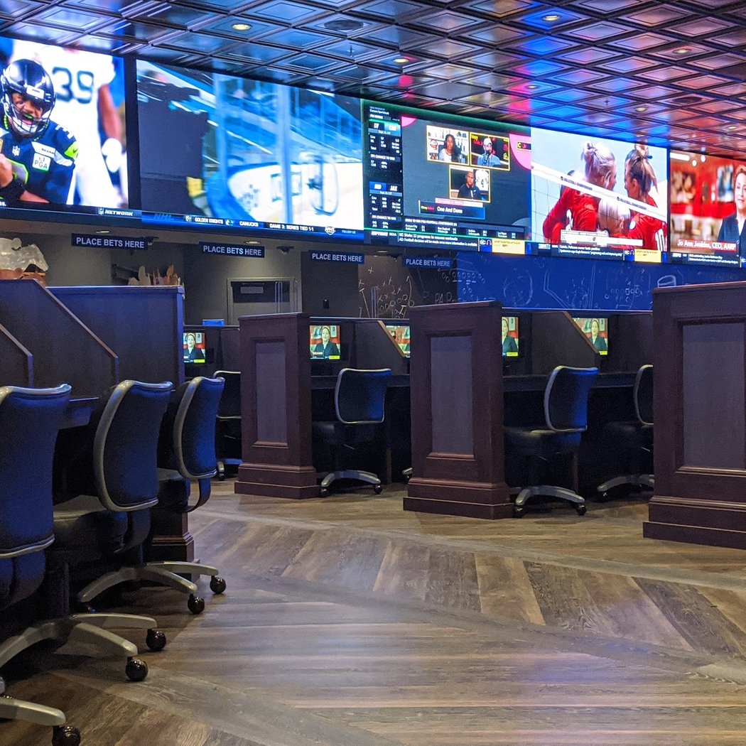 Golden Circle Sports Bar 3