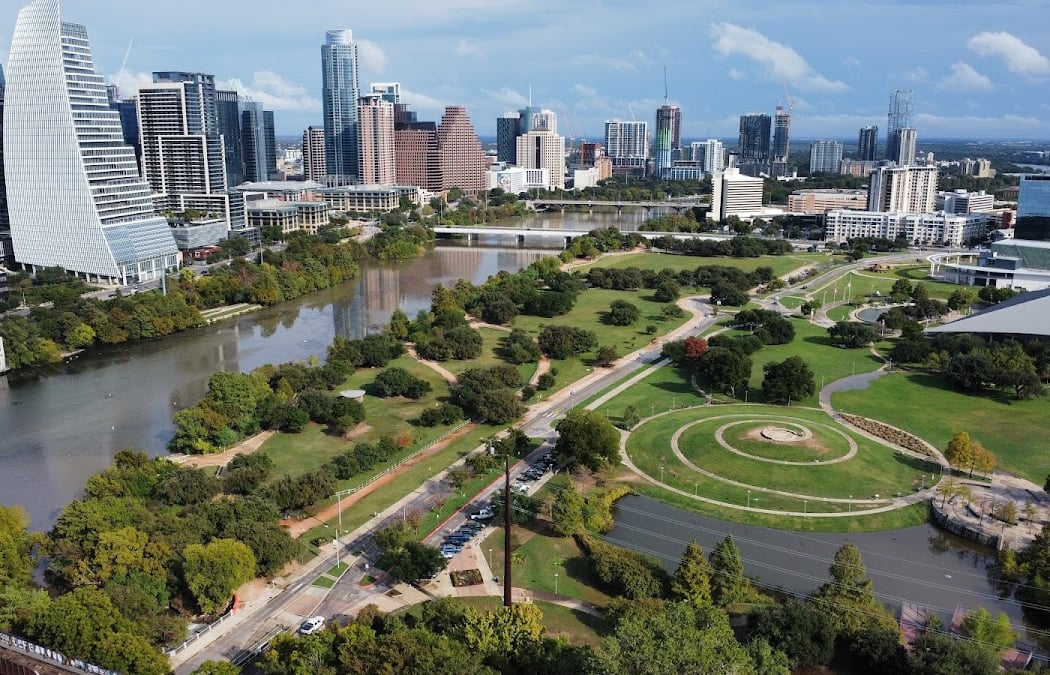 Auditorium Shores at Town Lake Metropolitan Park 1