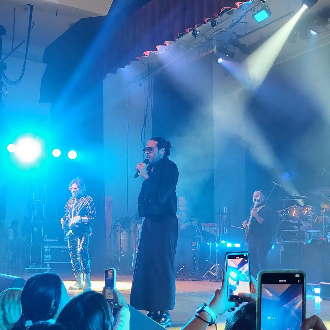 Santiago Cruz: Sigo En Pie Tour