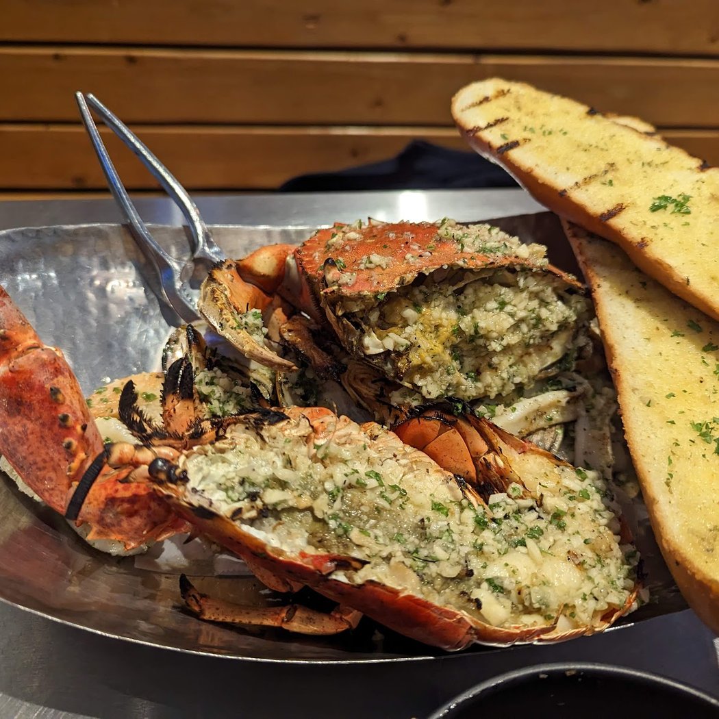 Big T's Seafood Bar 1
