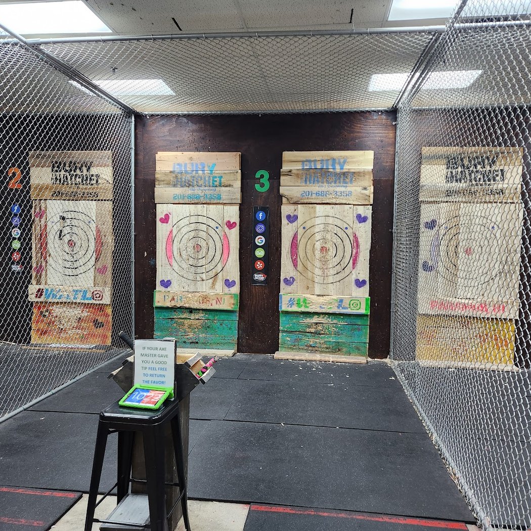 Bury the Hatchet Paramus - Axe Throwing 2