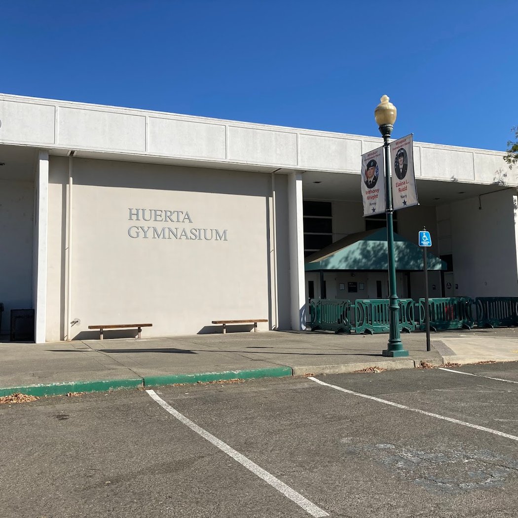 Huerta Gymnasium 4