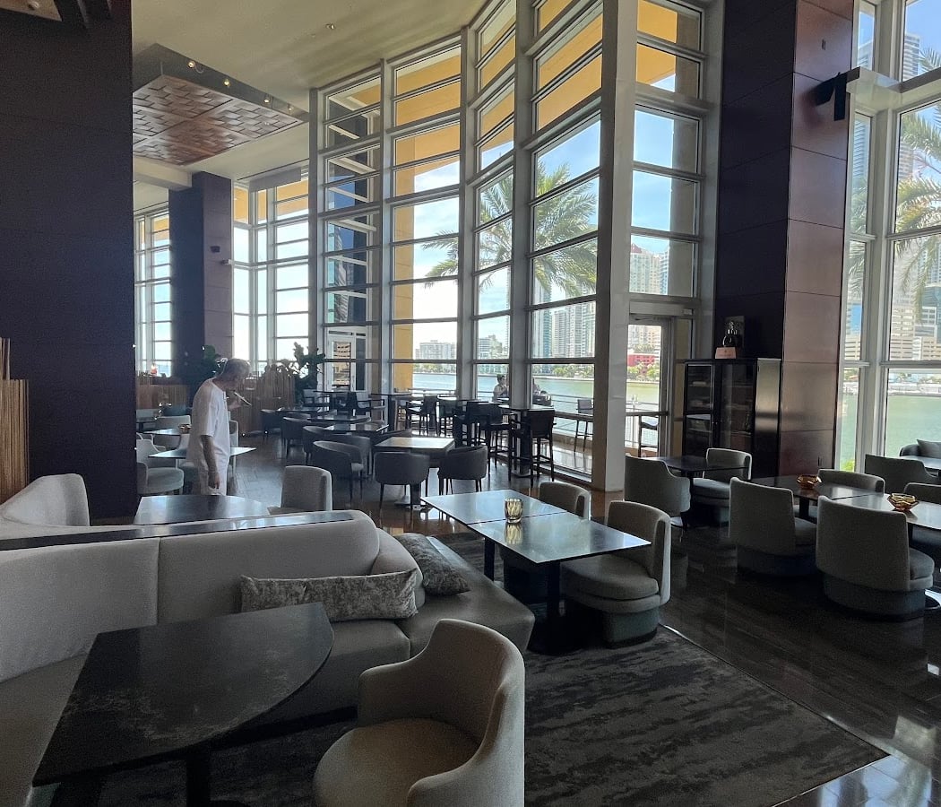 MO Bar & Lounge 3