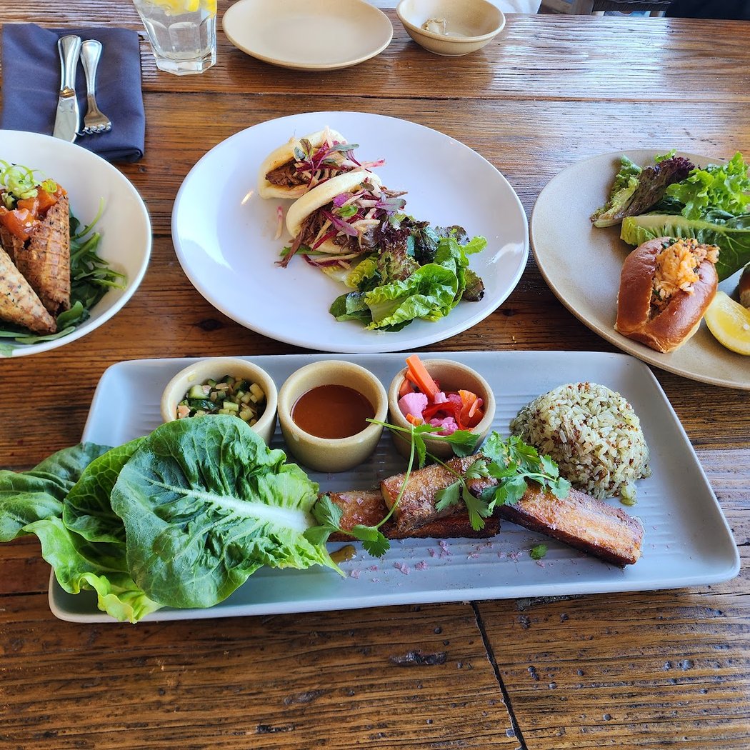 Malibu Farm's Weekly Happy Hour