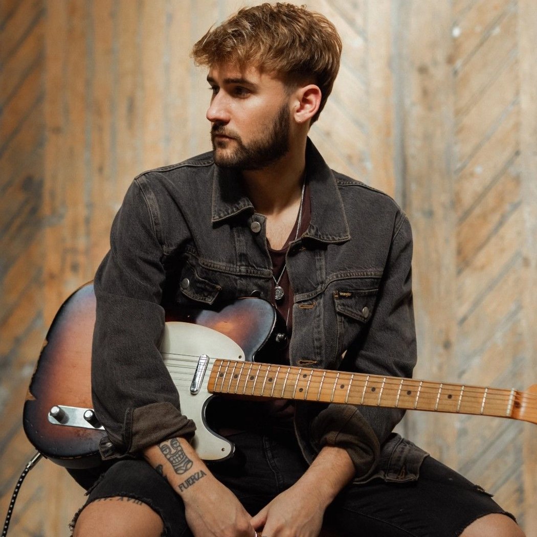 Dani Fernández en Sevilla