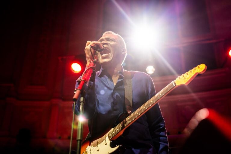 THE ROBERT CRAY BAND 1