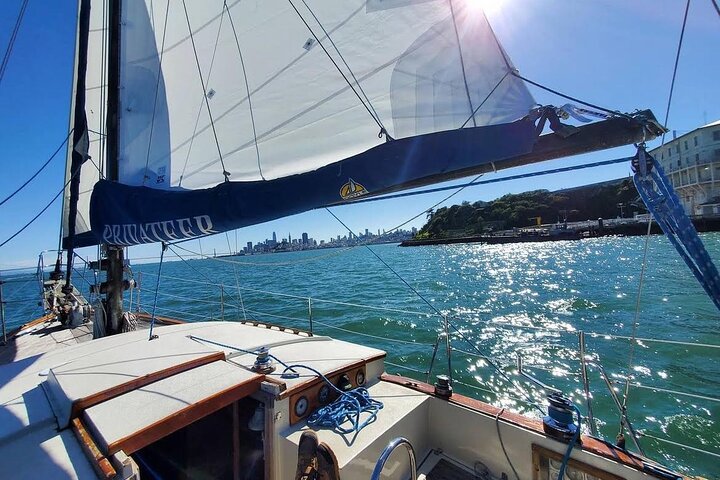 1.5-Hour San Francisco Bay Sailing Tour 3