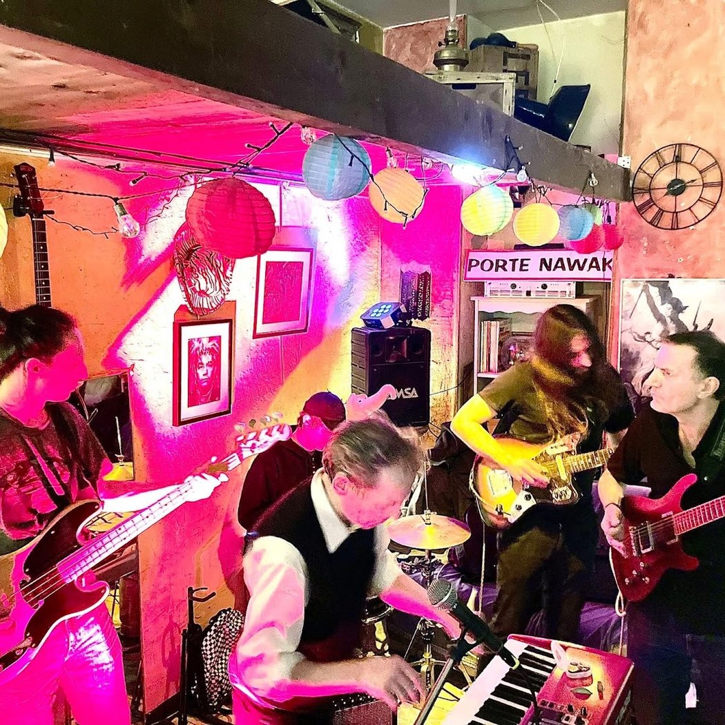 Le Bizart Café 1