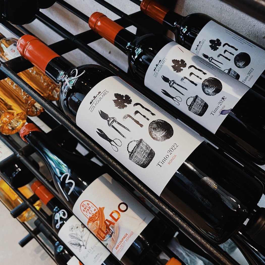 José Manuel Vizcarra muestra sus vinos 1