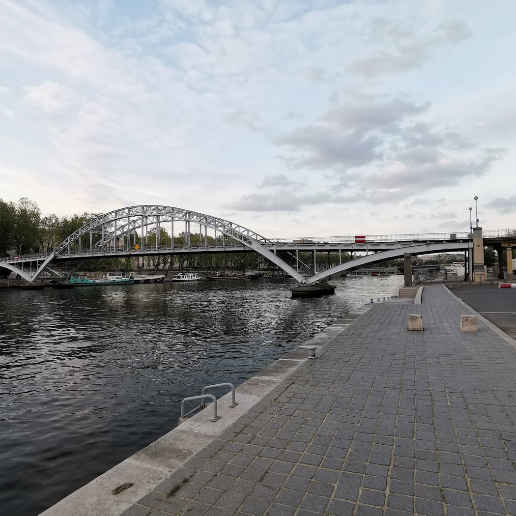Dîner-croisière gastronomique sur la Seine 4