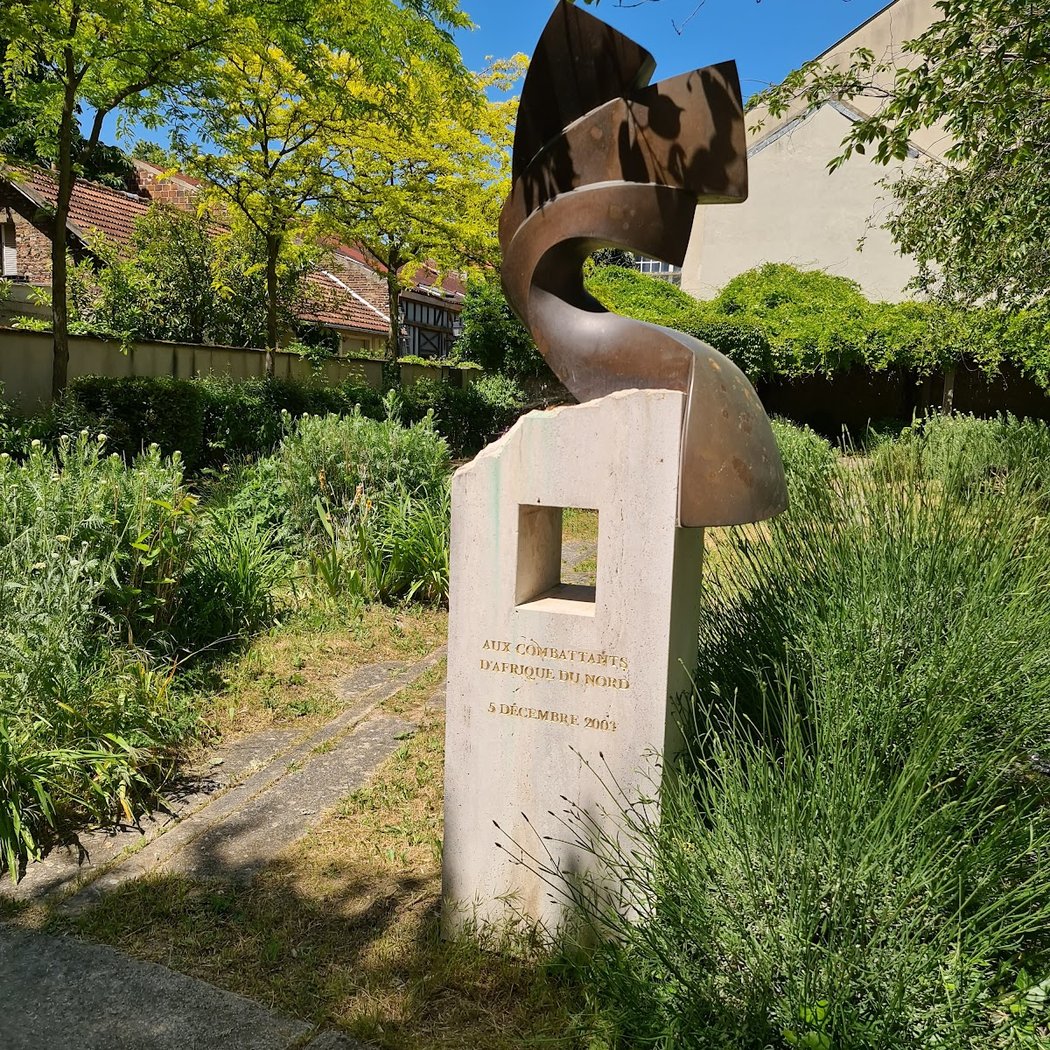 Journée Nationale du Souvenir et de Recueillement à la mémoire des Victimes civiles et militaires 1