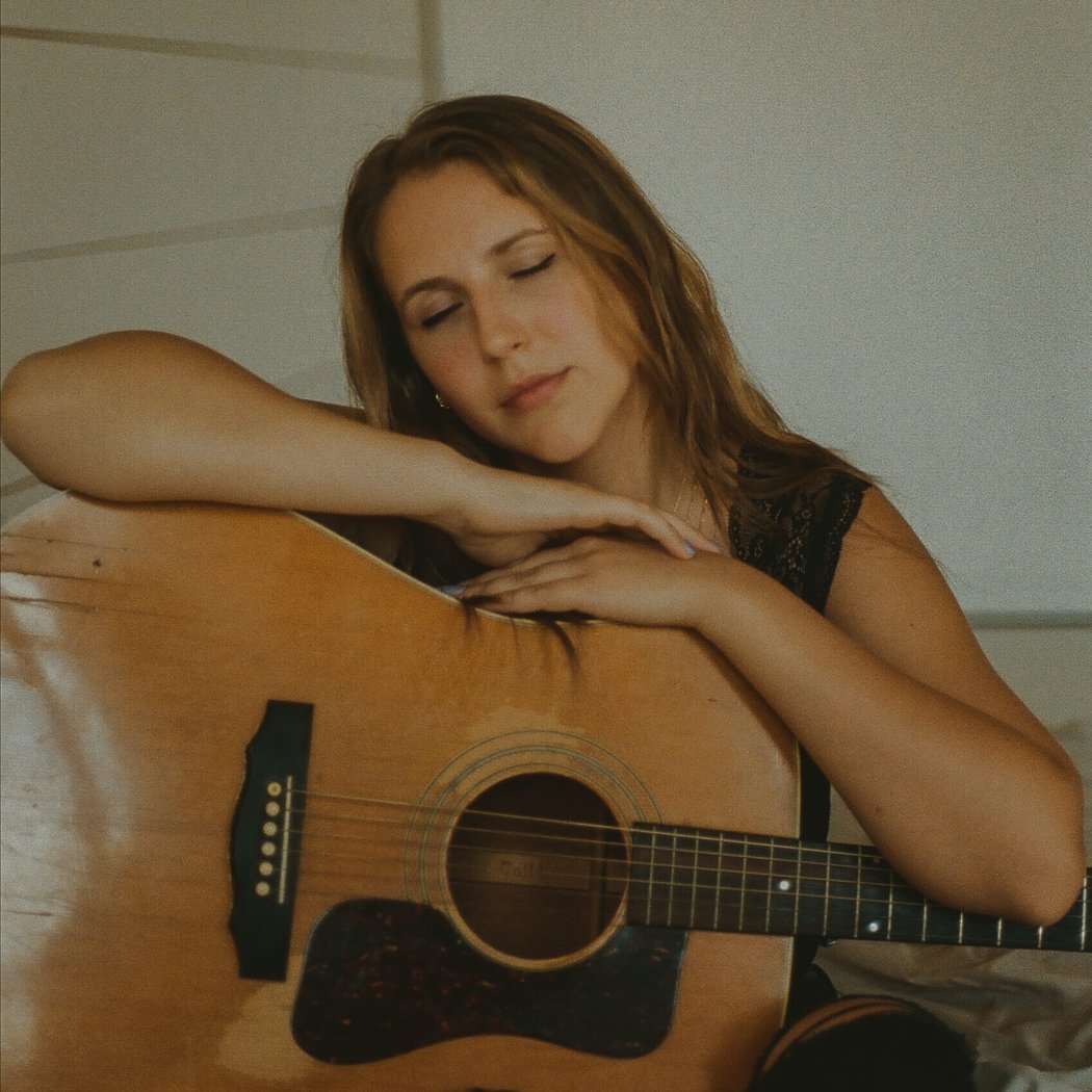 Mother’s Day Weekend: Sunday Music with Abby Scharff 1