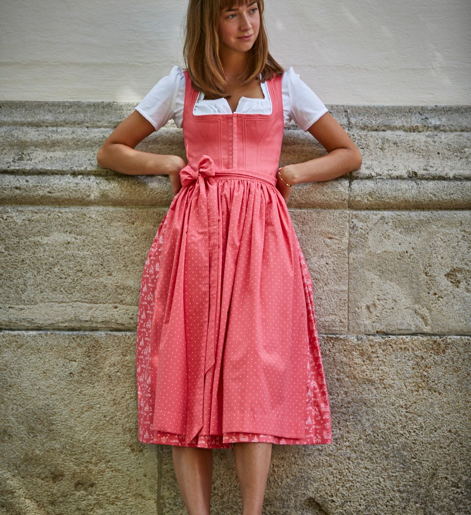 Münchner Dirndl GmbH 2