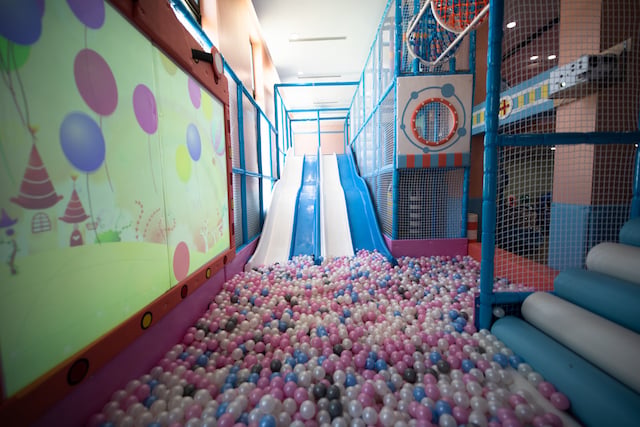 Happy Bees Indoor Playground 2