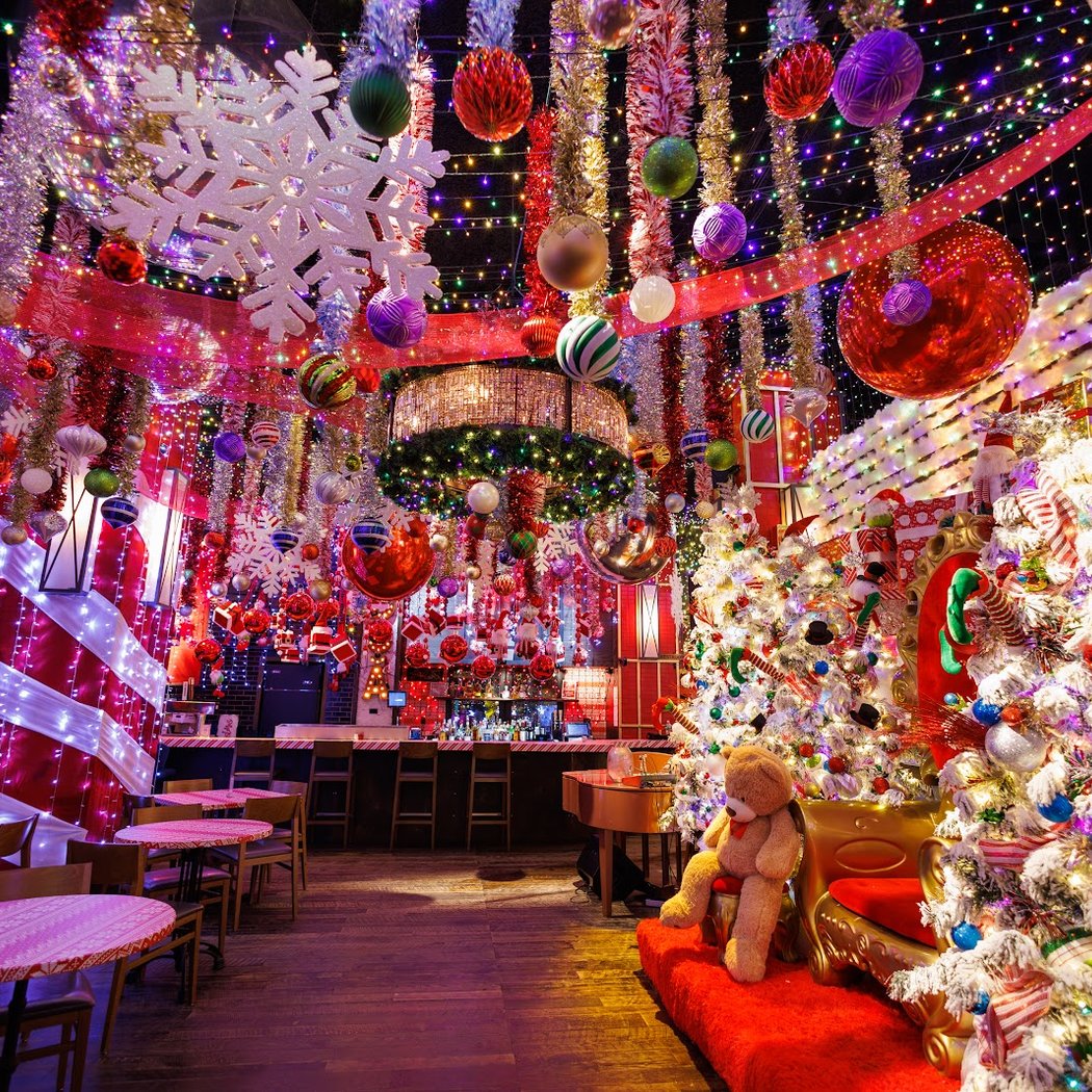 Frosty's Christmas Bar New York 1