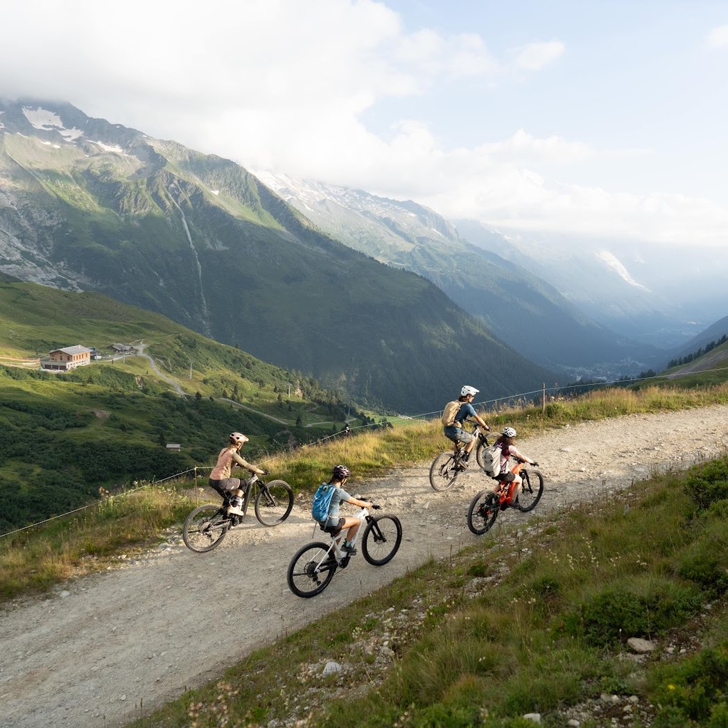 ⚡️ CHAMONIX Mountain Experience – E-bike & MTB Guide 1