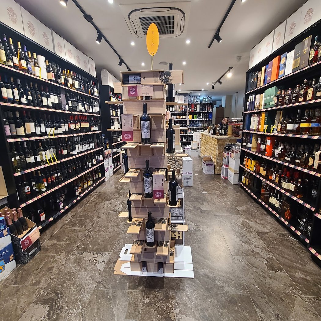 Yaayin Wine and Liquor 3