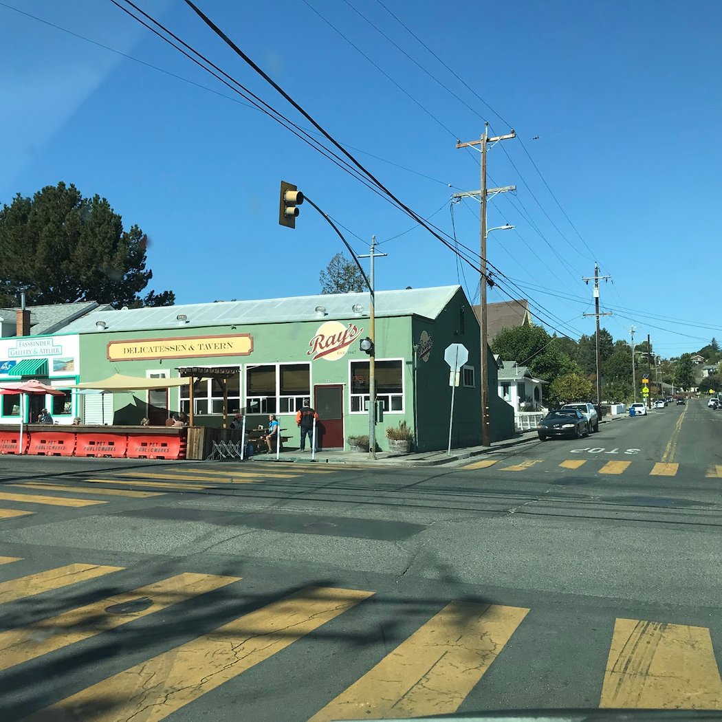 Ray's Delicatessen & Tavern 3