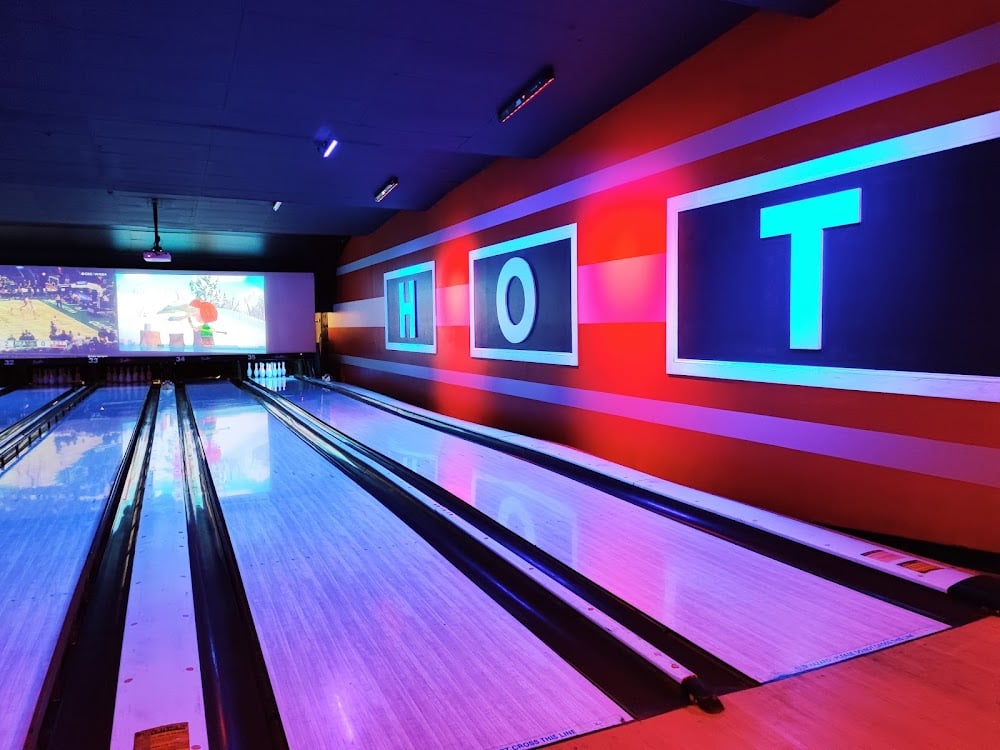 Bowlero 1