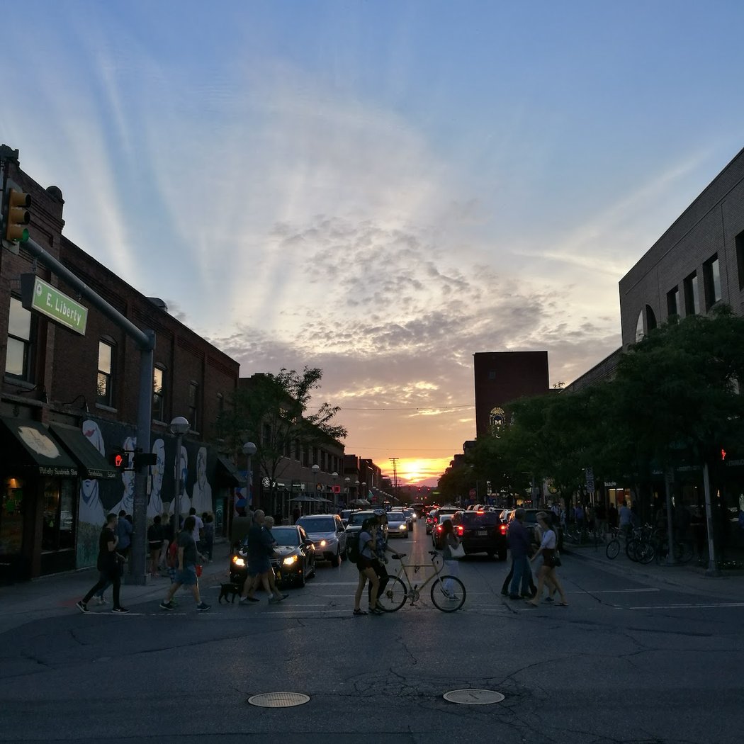 E Liberty St 1