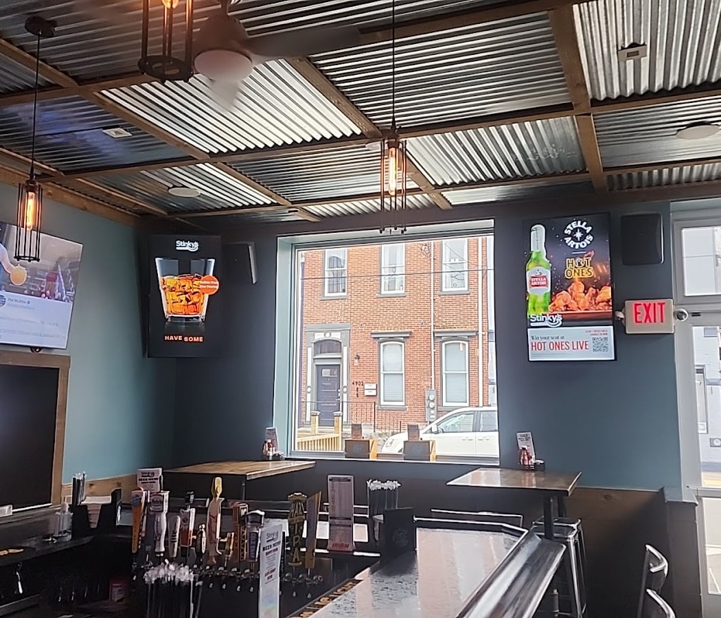 Stinky's Bar & Grill 3
