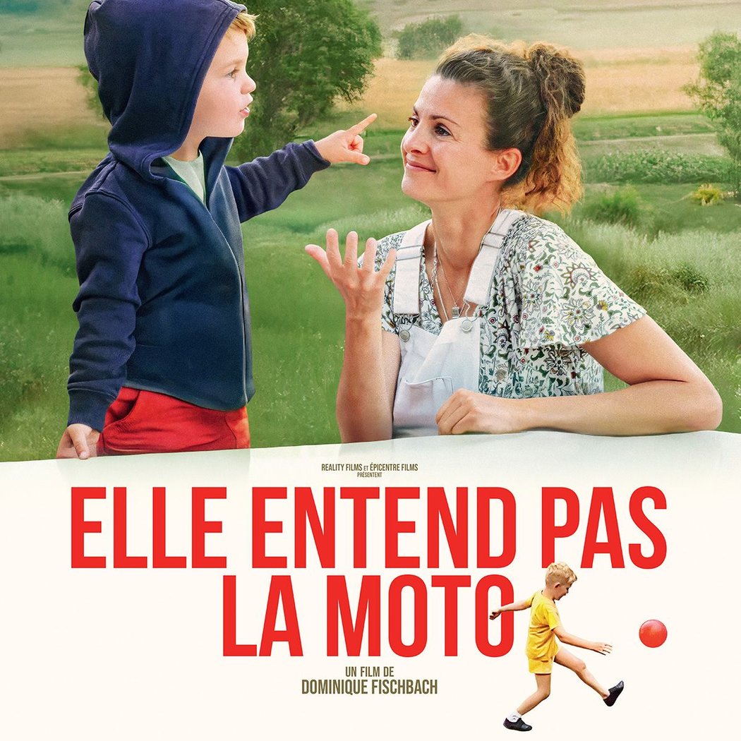 Elle entend pas la moto 1
