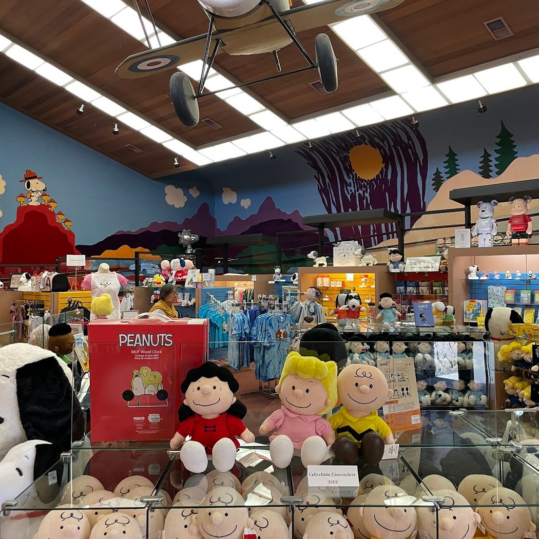 Snoopy's Gallery & Gift Shop 1