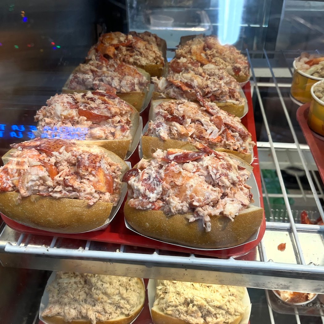 The Crab Station at Fisherman Wharf 3
