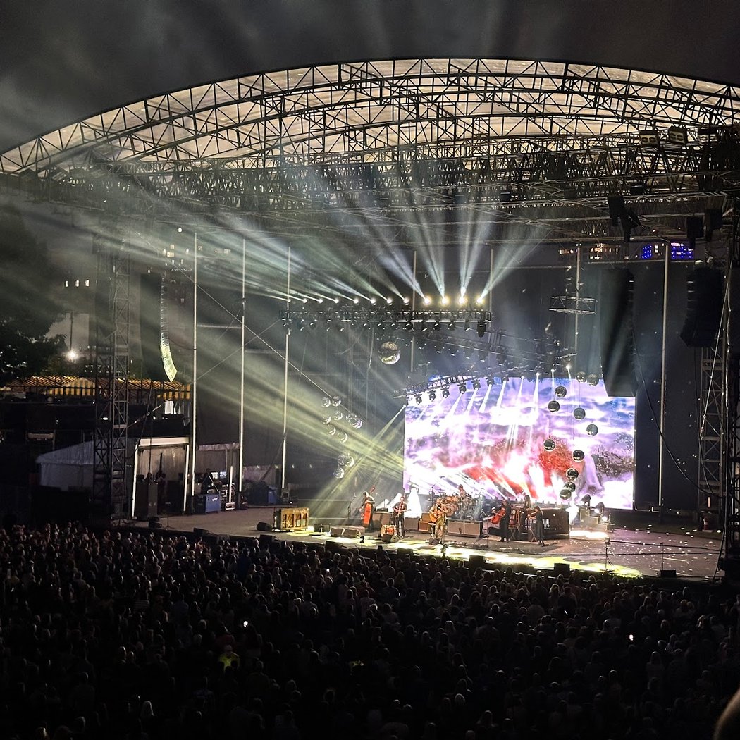 Bloc Party with Blonde Redhead & joan 3