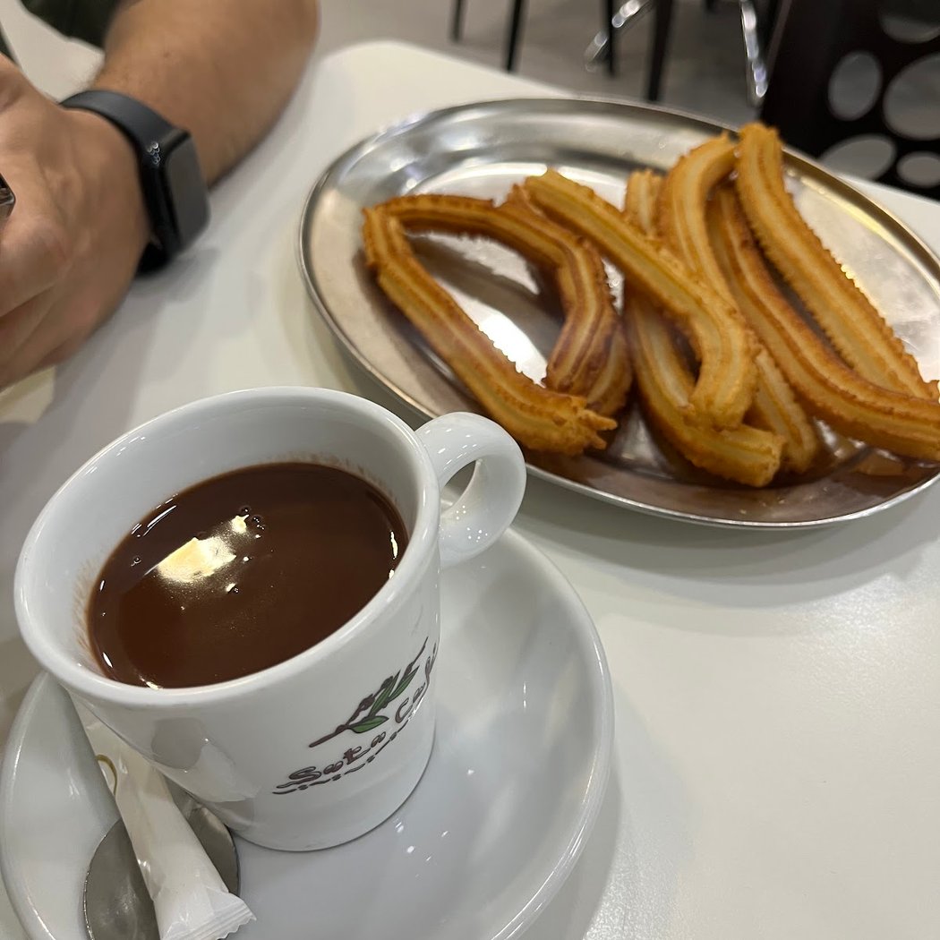Cafeteria Las Niñas. 1