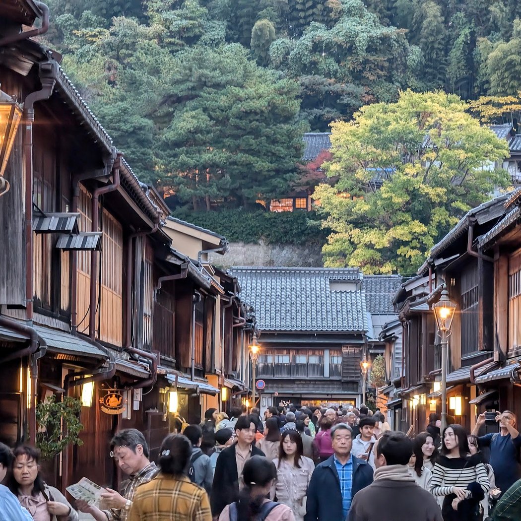 Higashi Chaya District 1