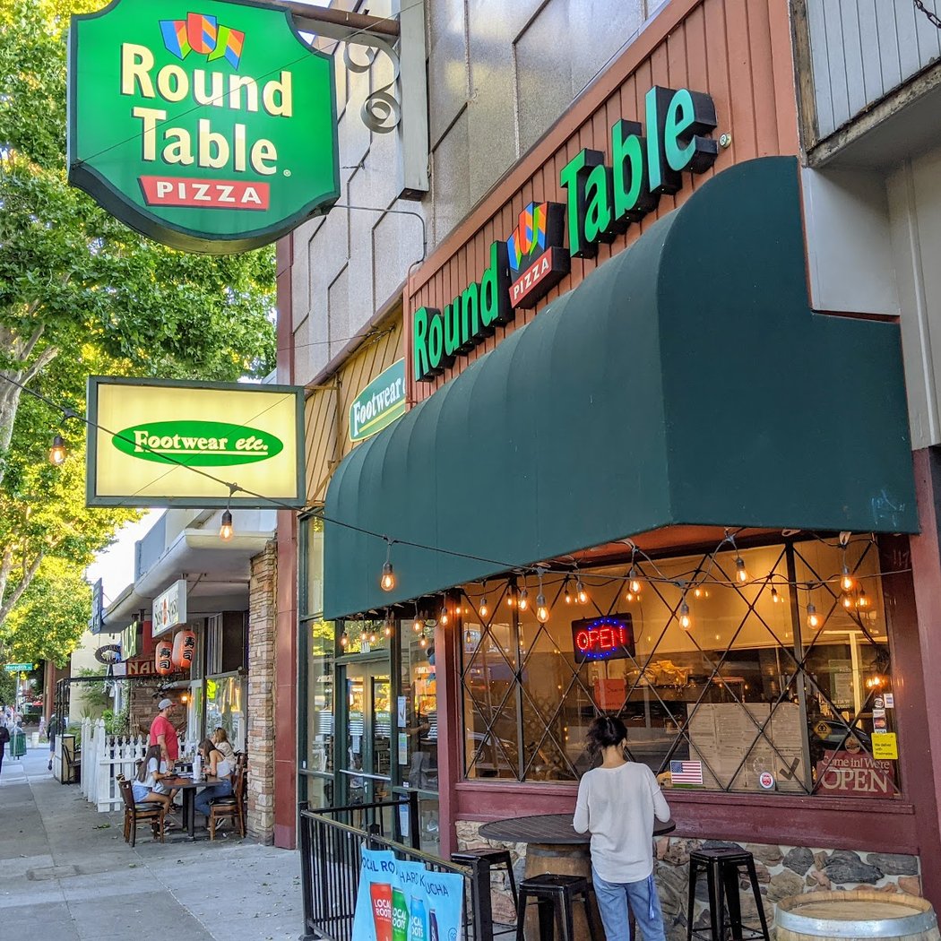 Round Table Pizza 2