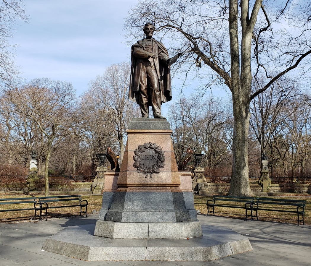Abraham Lincoln Statue 1