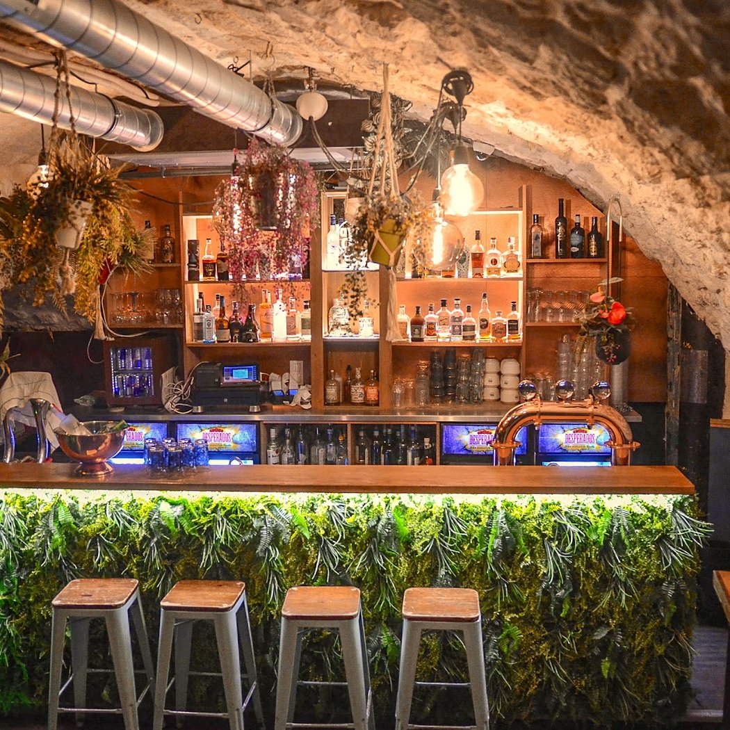 LE BISCORNU BAR 2