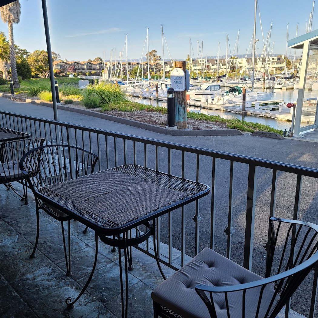 Pier 29 Waterfront Restaurant & Bar 3