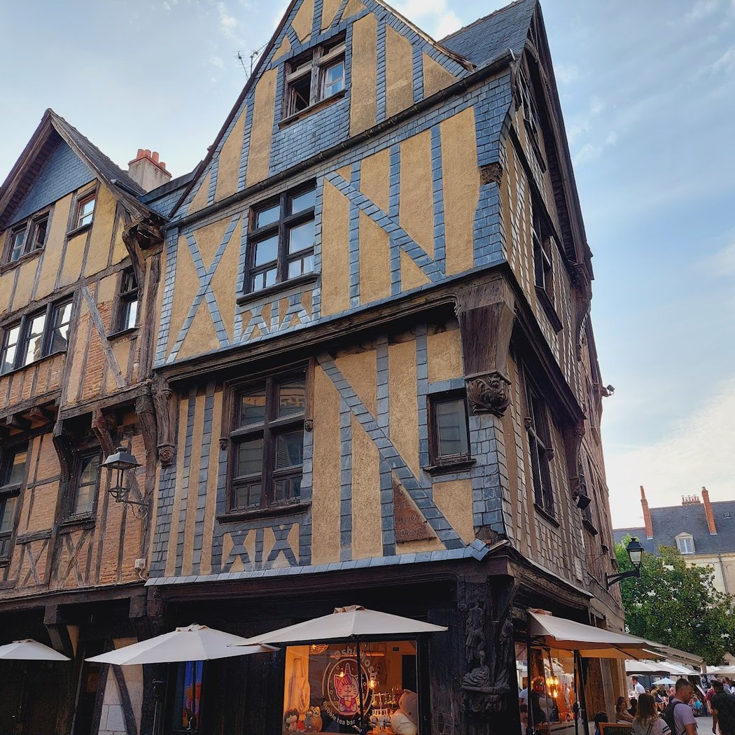 Place Plumereau 1