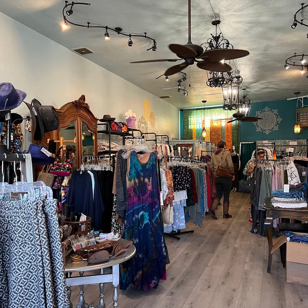 River Queen Clothing 3