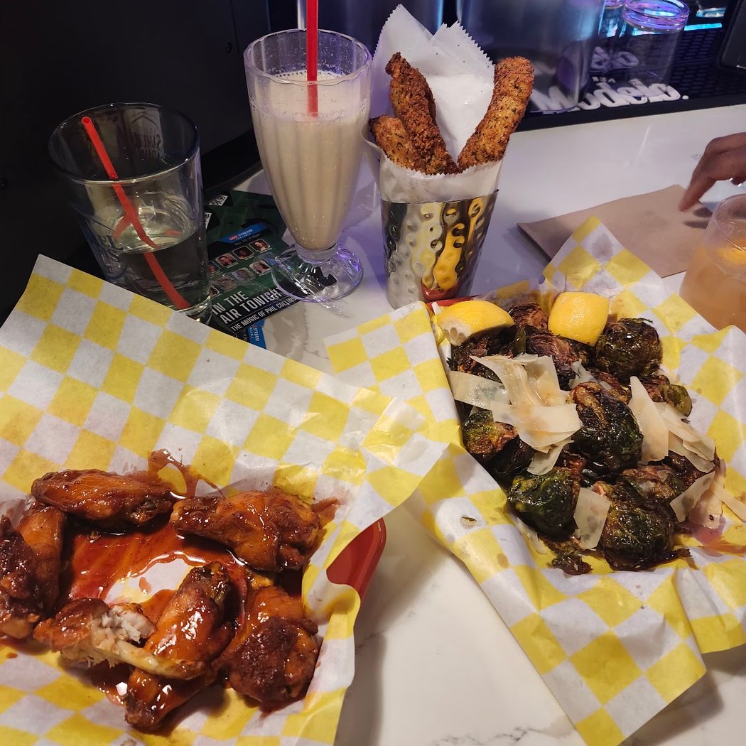 DYKE DRAG BRUNCH 4